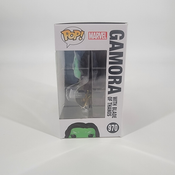 Gamora with Blade of Thanos - Picture 2 of 7